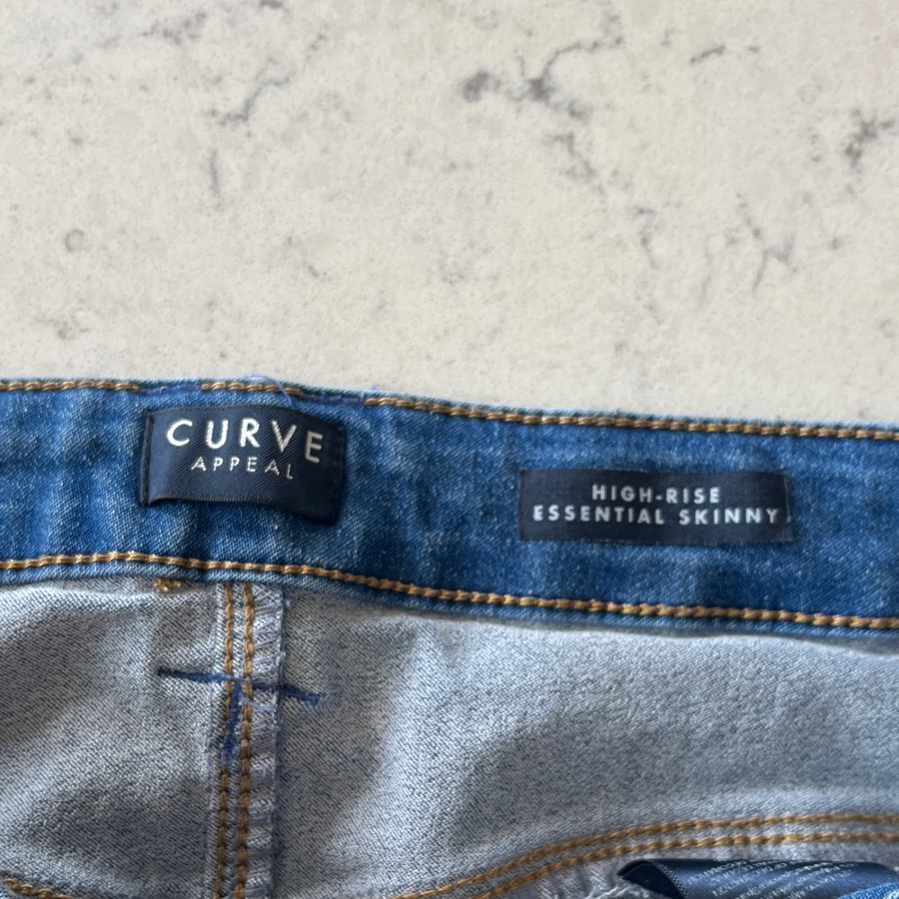 Curve Appeal Pair of Light & Medium Wash Blue Denim Jeans size 14 - Picture 2 of 14